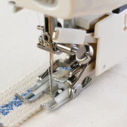 Janome Obertransportfuß mit Lineal (geschlossen) 200-309-008