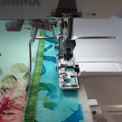 Bernina Kantenlineal im Schaft (links und rechts im Set)