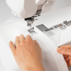 Janome Continental M17 Näh- und Stickmaschine