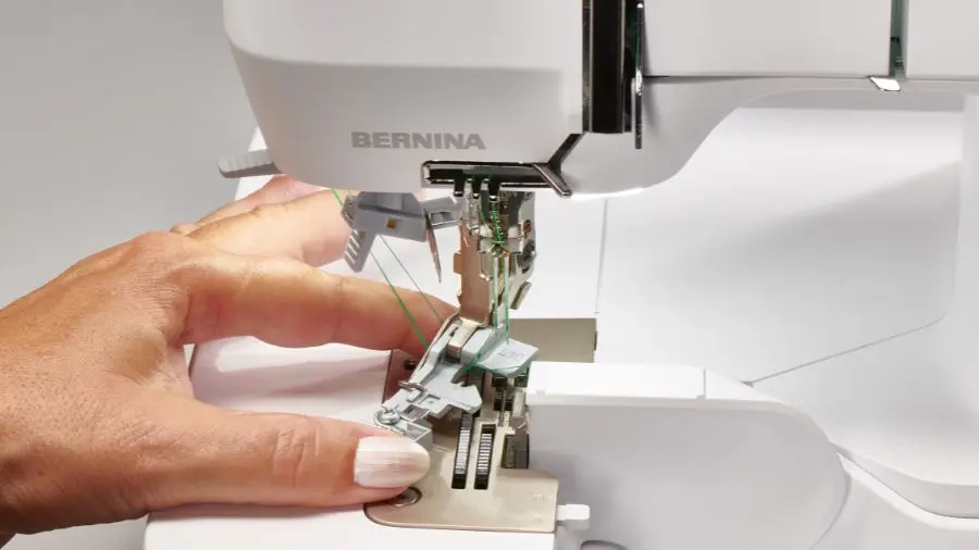BERNINA L650 ausschwenkbarer Nähfuß