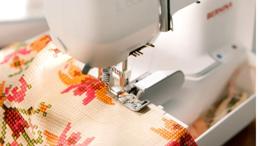 BERNINA L660 Stichkontrolle mit mtc-Fadenkontrolle und Differentialtransport