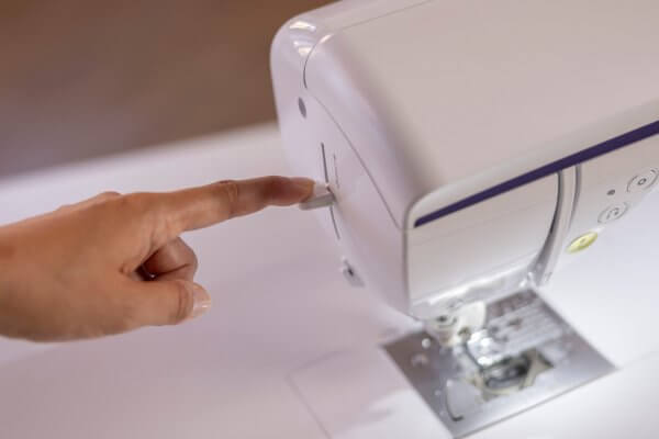 Brother Inventio NV1350 Extra-Komforteinfädler