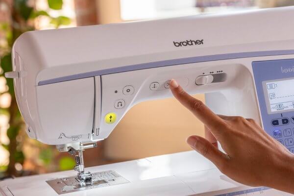 Brother Inventio NV1350 Fadenabschneider-Taste