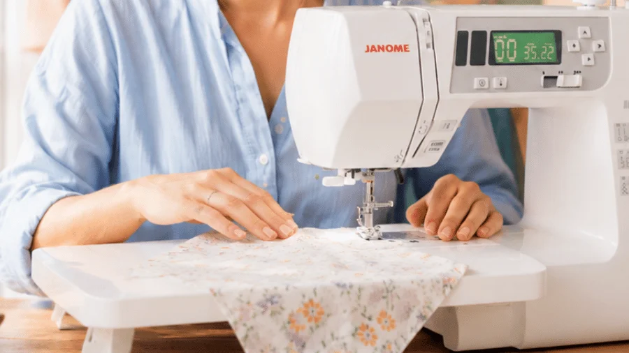 Janome 230DC mit großem Anschiebetisch